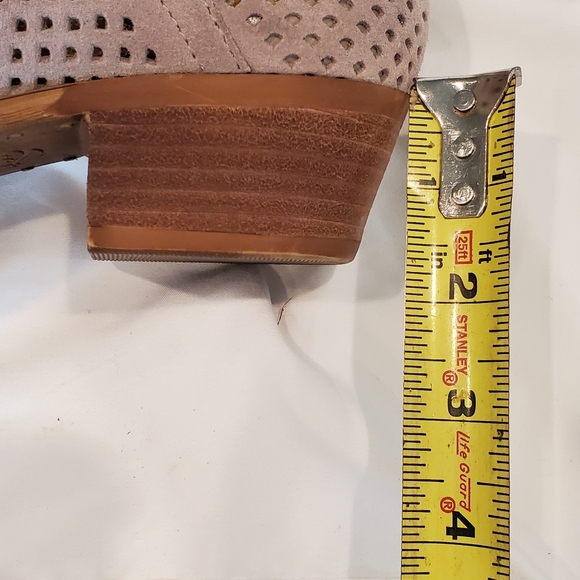 Lucky Brand Suede Ankle Bootie Size 6.5.  Perferated upper, side zip - Picture 10 of 10